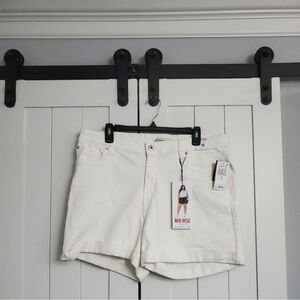 Celebrity Pink Optic White Mid-Rise The Sugar Denim Shorts. NEW! 1 FLAW!